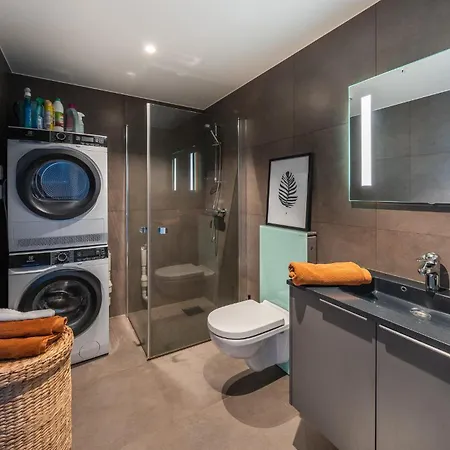 Apartment With A View *